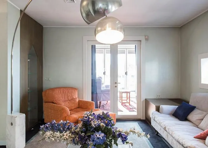 Roomy Apartment Duomo & San Babila